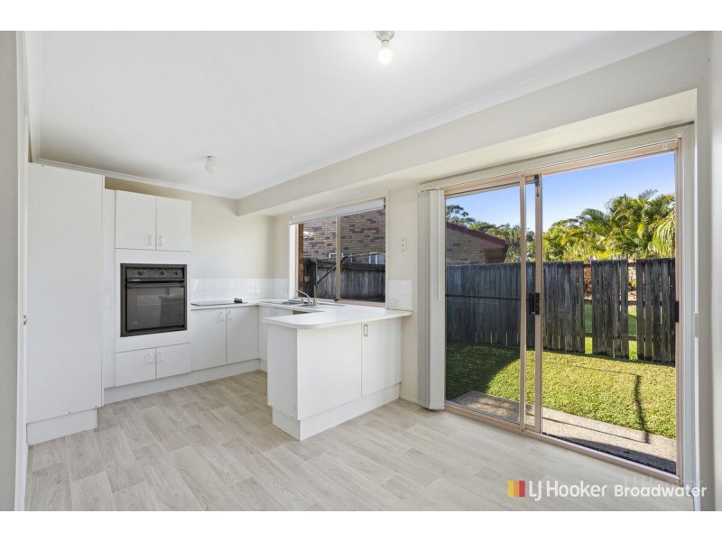 2/5 Melanie Place, Labrador QLD 4215