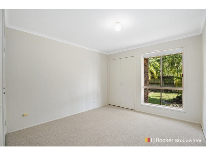 2/5 Melanie Place, Labrador QLD 4215