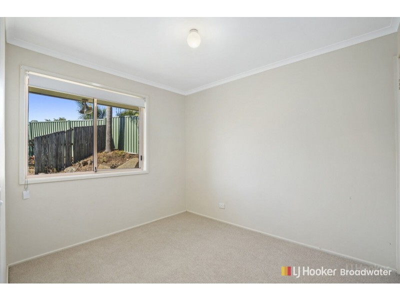 2/5 Melanie Place, Labrador QLD 4215