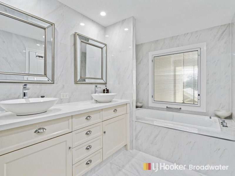 103/212-214 Marine Parade, Labrador QLD 4215