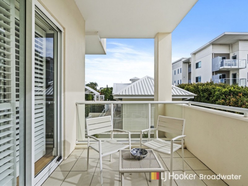 103/212-214 Marine Parade, Labrador QLD 4215
