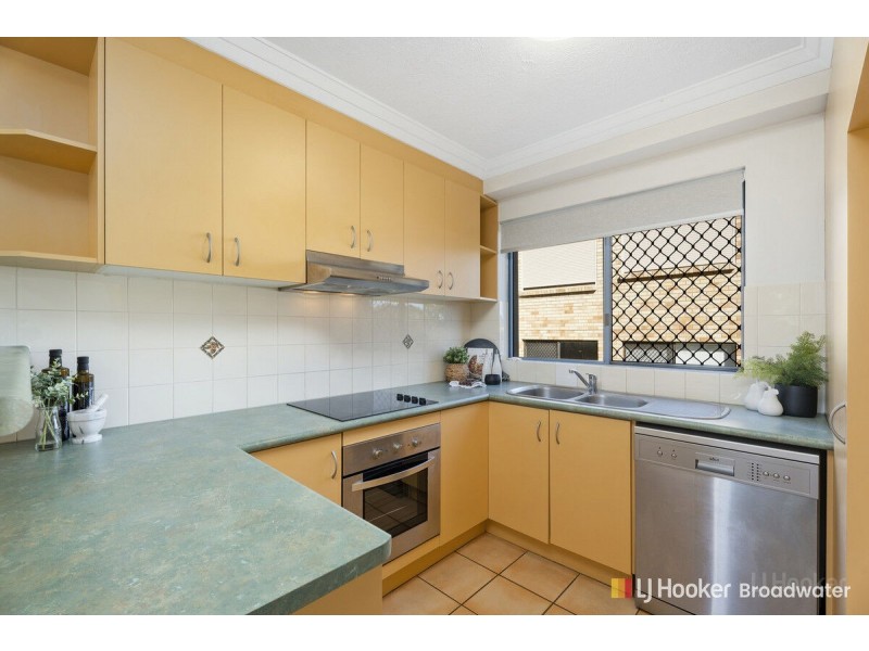9/89 Frank Street, Labrador QLD 4215