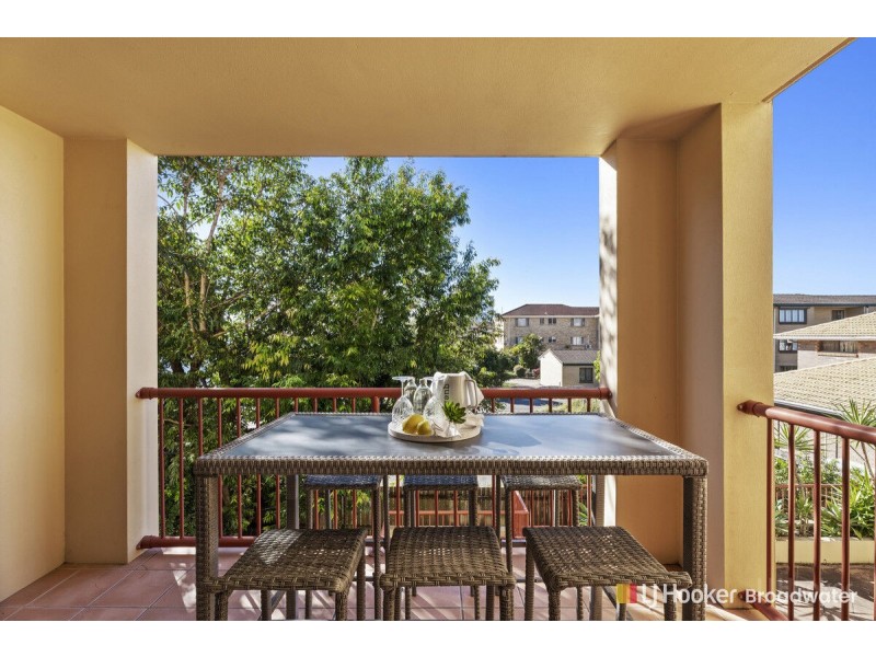 9/89 Frank Street, Labrador QLD 4215