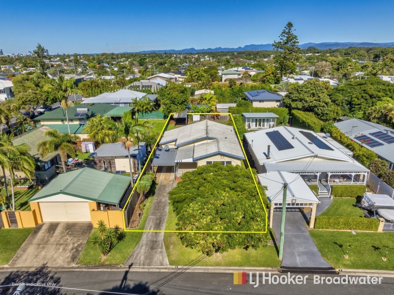 2 Bellevue Parade, Labrador QLD 4215