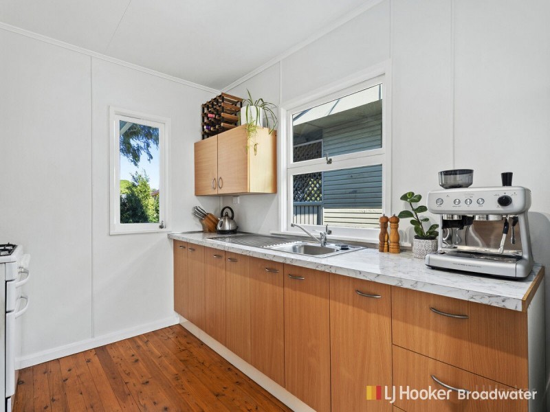 6 Horder Avenue, Labrador QLD 4215