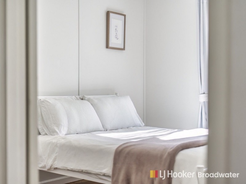 6 Horder Avenue, Labrador QLD 4215