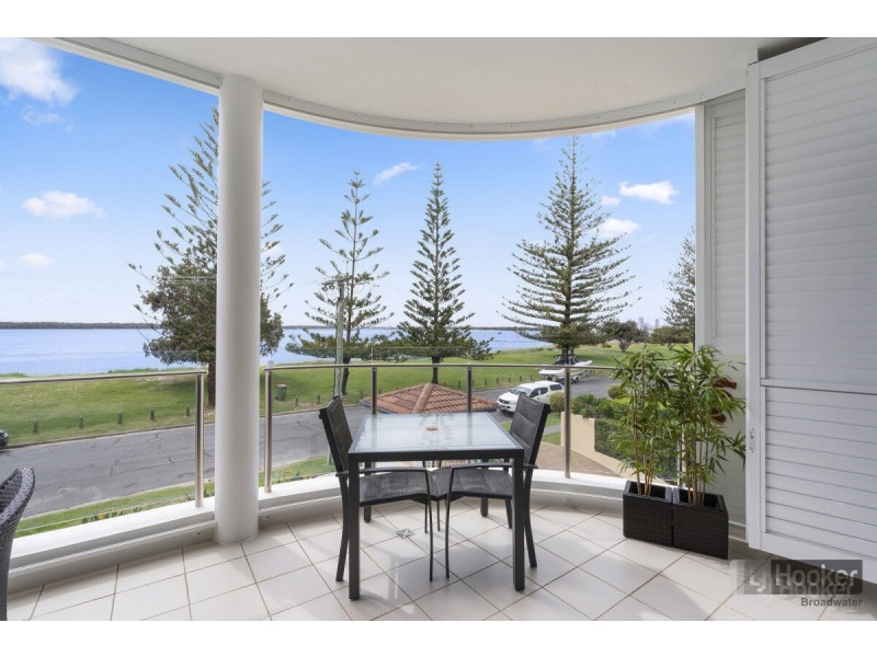4/32-34 Oatland Esplanade, Runaway Bay QLD 4216