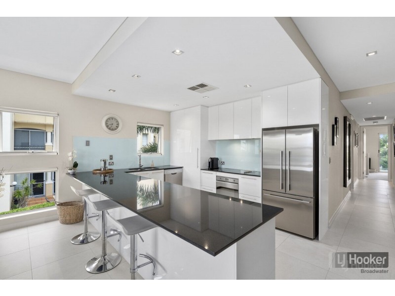 4/32-34 Oatland Esplanade, Runaway Bay QLD 4216