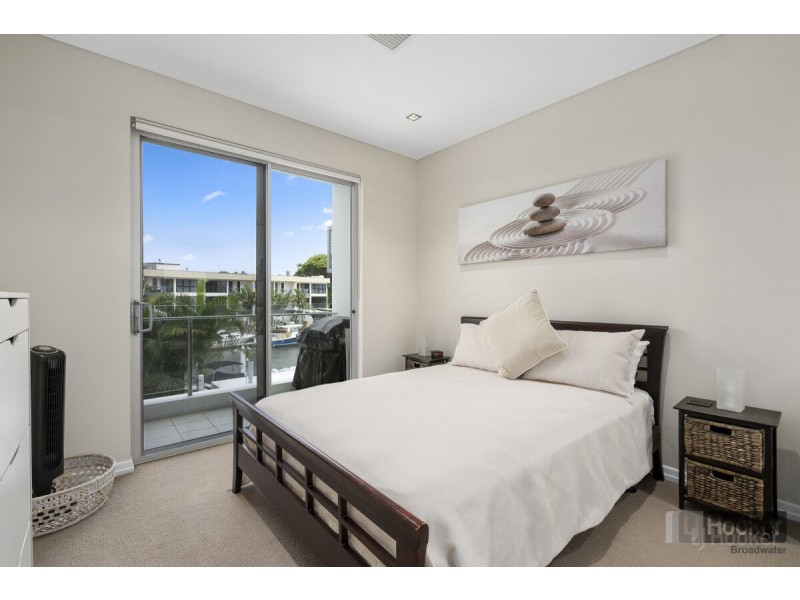4/32-34 Oatland Esplanade, Runaway Bay QLD 4216