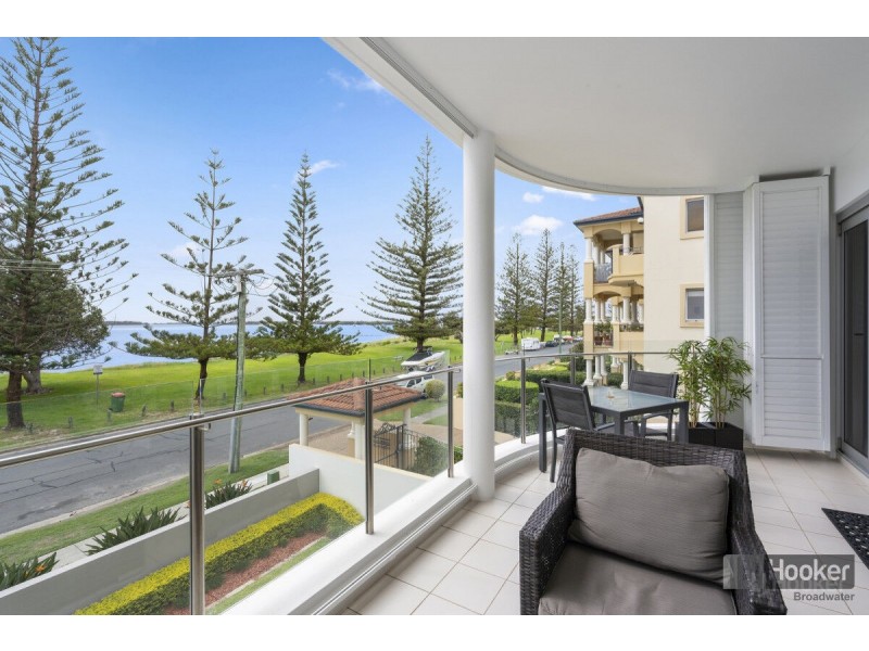 4/32-34 Oatland Esplanade, Runaway Bay QLD 4216