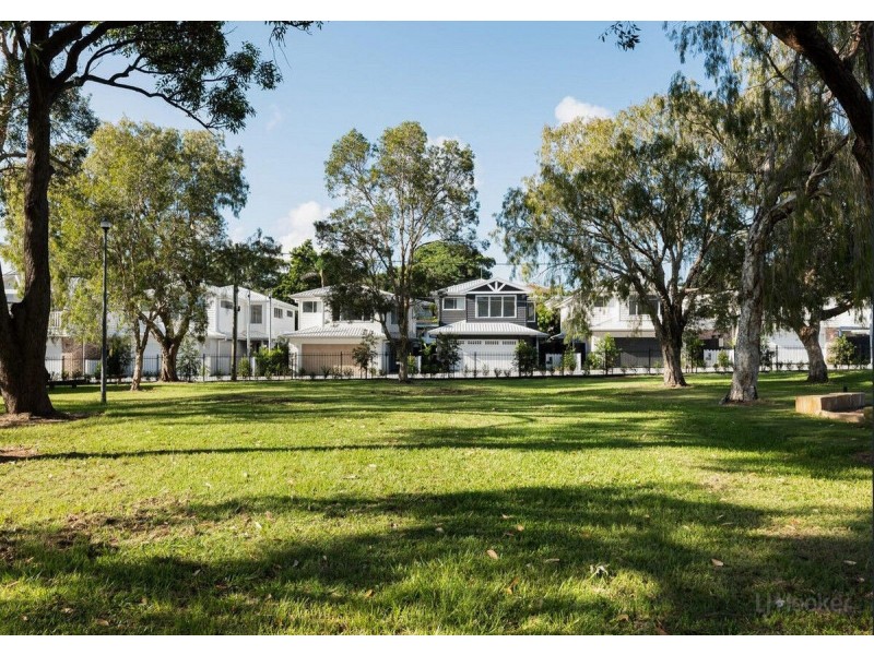 1/41 Billington Street, Labrador QLD 4215