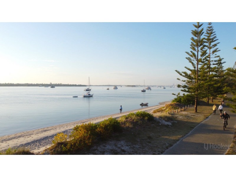 1/41 Billington Street, Labrador QLD 4215