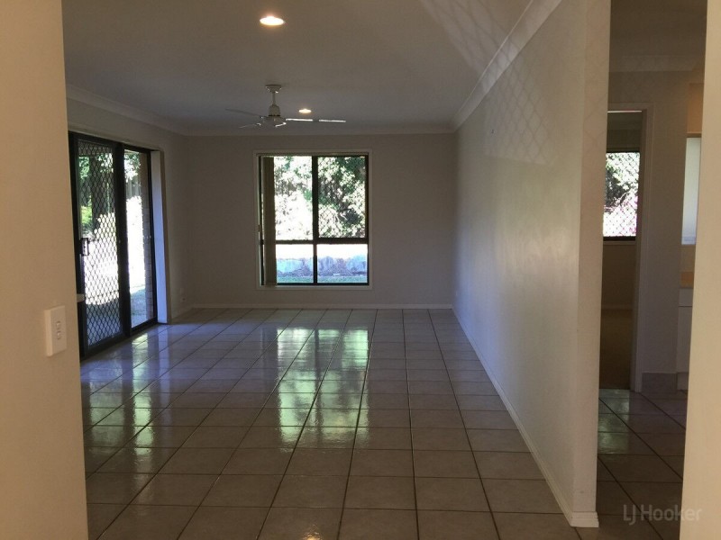 10 Kolonia Street, Pacific Pines QLD 4211