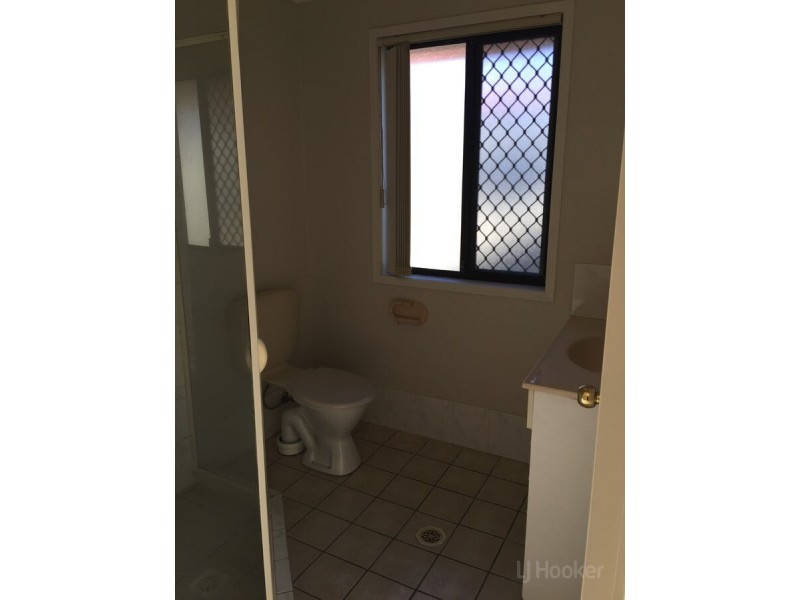 10 Kolonia Street, Pacific Pines QLD 4211