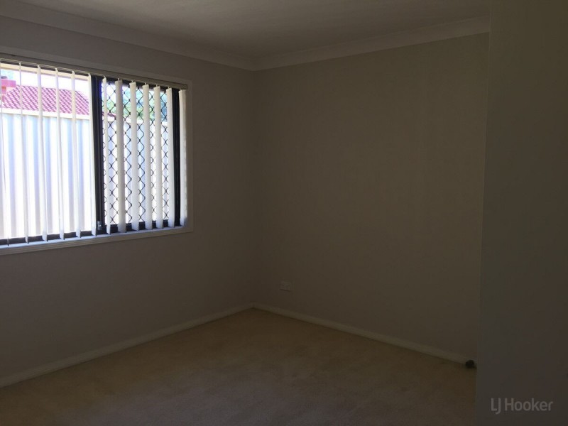 10 Kolonia Street, Pacific Pines QLD 4211