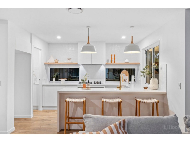 2/8 Teresa Lane, Labrador QLD 4215