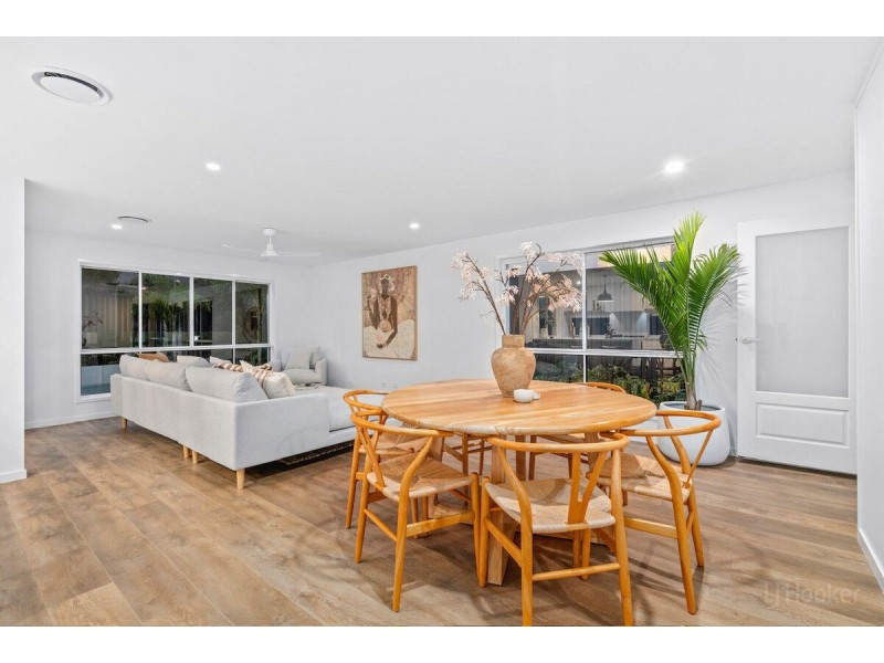 2/8 Teresa Lane, Labrador QLD 4215