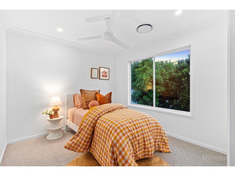 2/8 Teresa Lane, Labrador QLD 4215