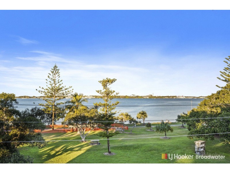 27/224 Marine Parade, Labrador QLD 4215