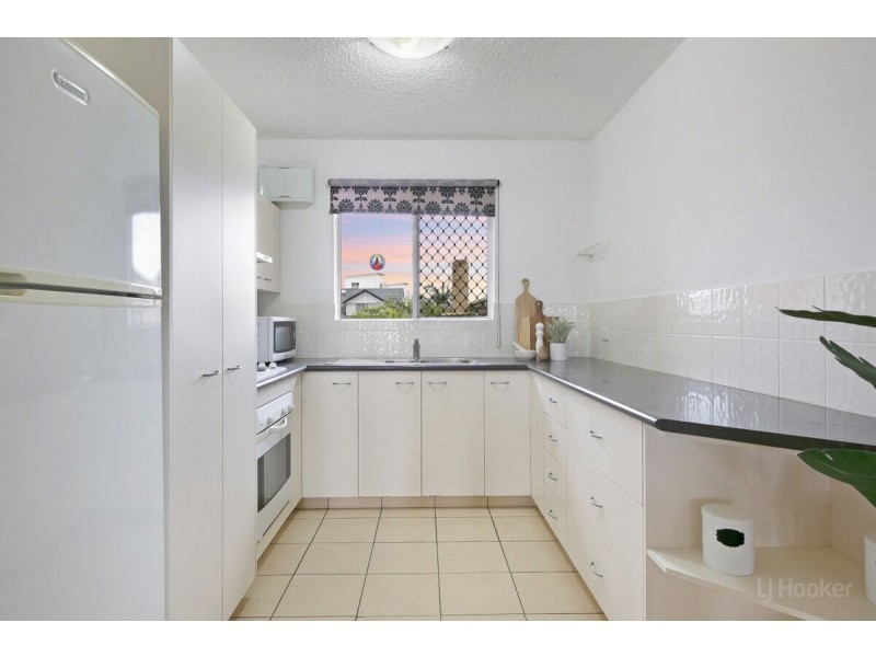 27/224 Marine Parade, Labrador QLD 4215