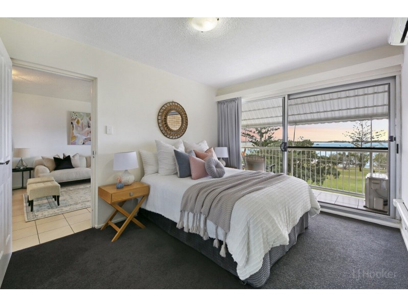 27/224 Marine Parade, Labrador QLD 4215