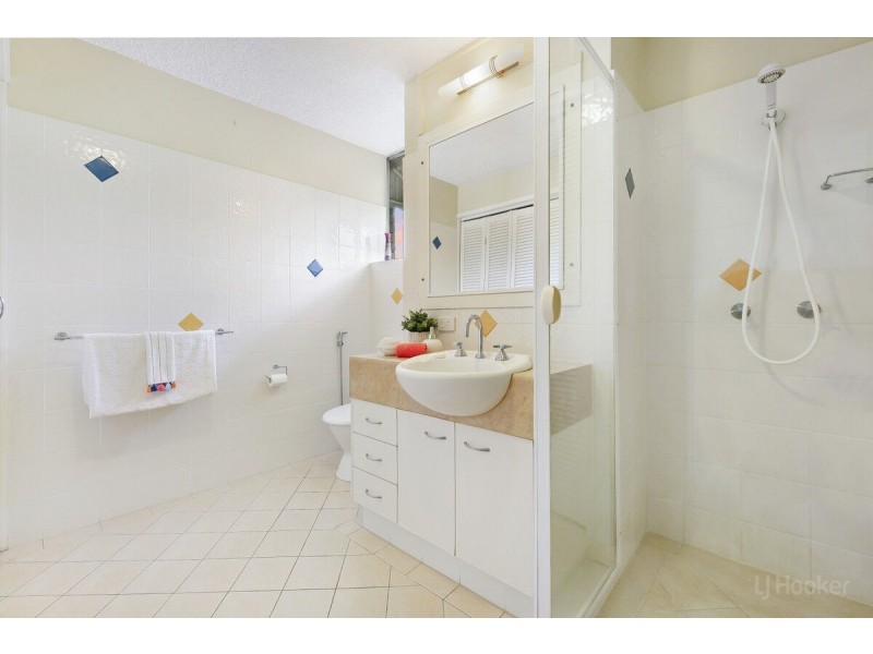 27/224 Marine Parade, Labrador QLD 4215