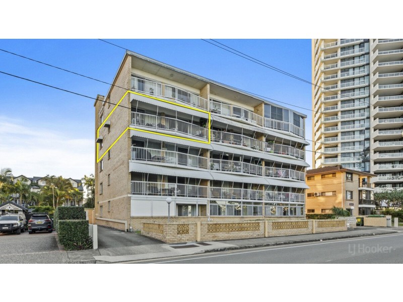 27/224 Marine Parade, Labrador QLD 4215