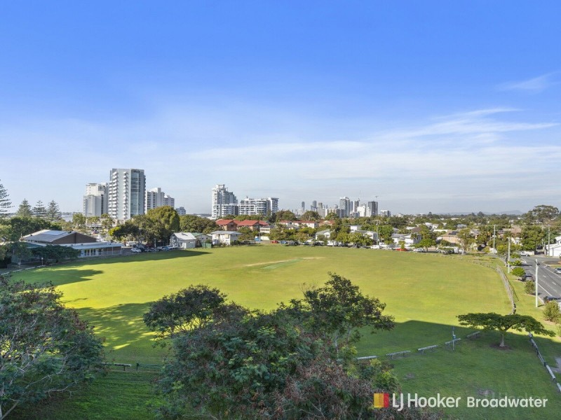 504/17 Bath Street, Labrador QLD 4215