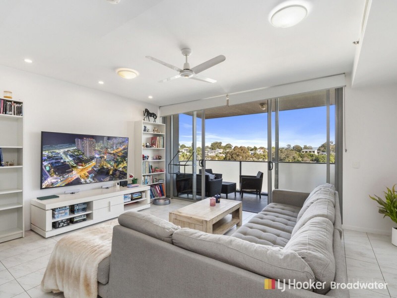 504/17 Bath Street, Labrador QLD 4215
