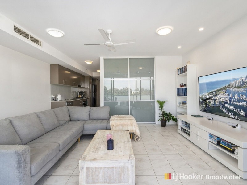 504/17 Bath Street, Labrador QLD 4215