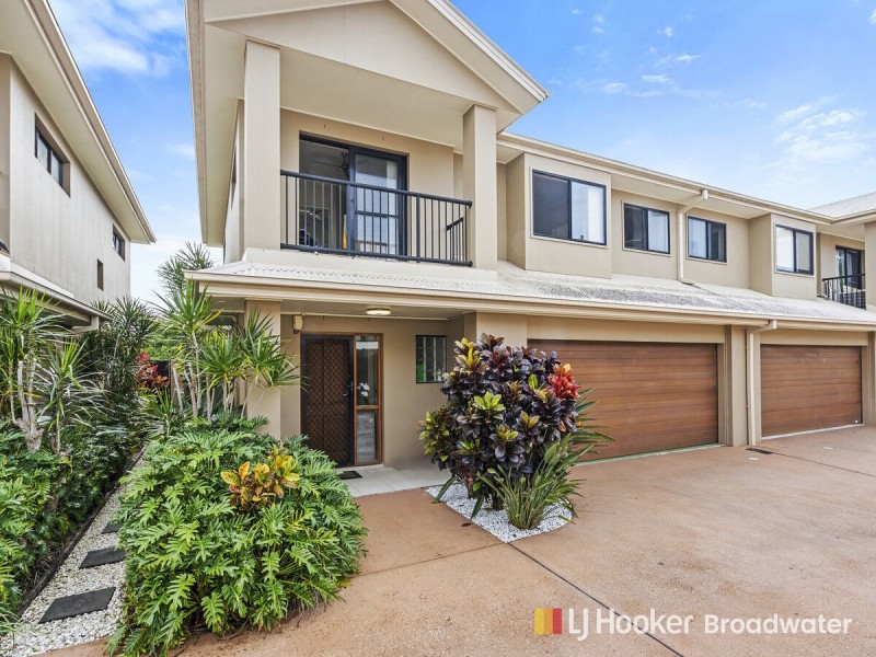 2/33 Harley Street, Labrador QLD 4215