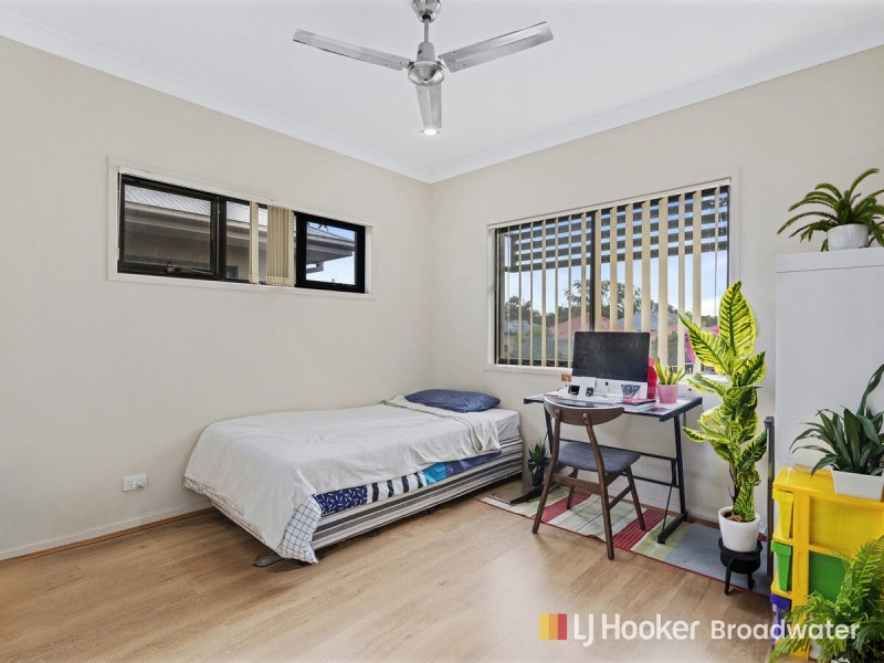 2/33 Harley Street, Labrador QLD 4215