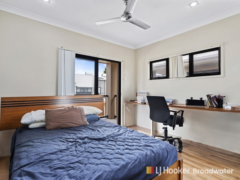 2/33 Harley Street, Labrador QLD 4215