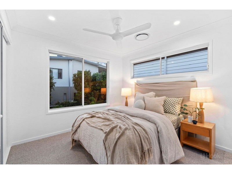 1/8 Teresa Lane, Labrador QLD 4215