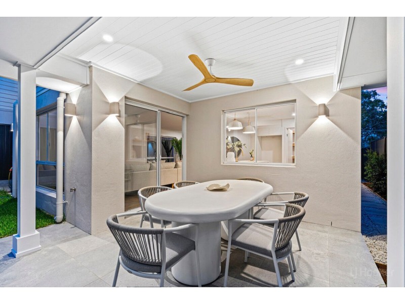 1/8 Teresa Lane, Labrador QLD 4215