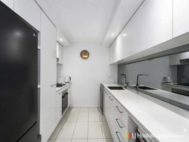 305/20 Labrador Street, Labrador QLD 4215