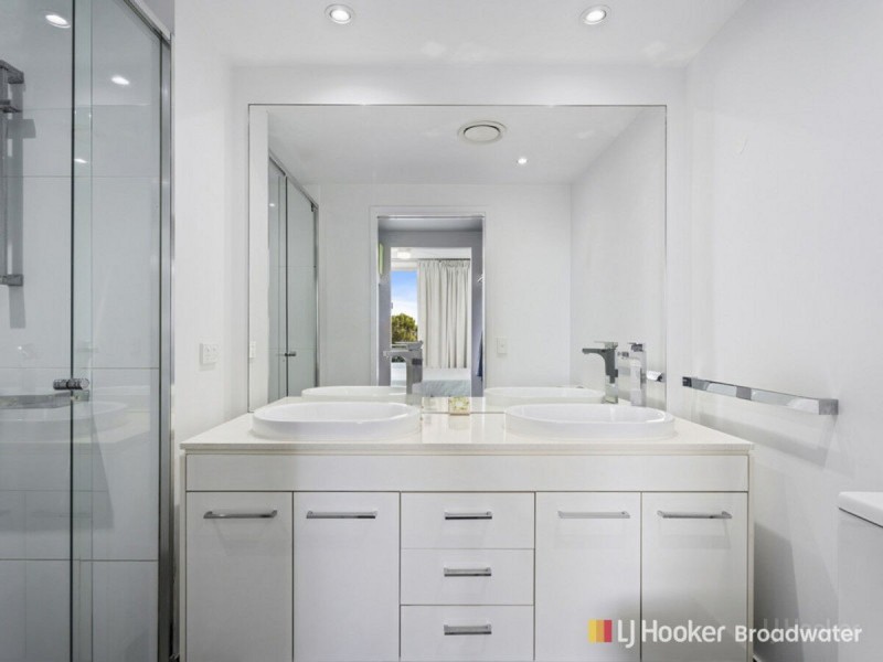 305/20 Labrador Street, Labrador QLD 4215