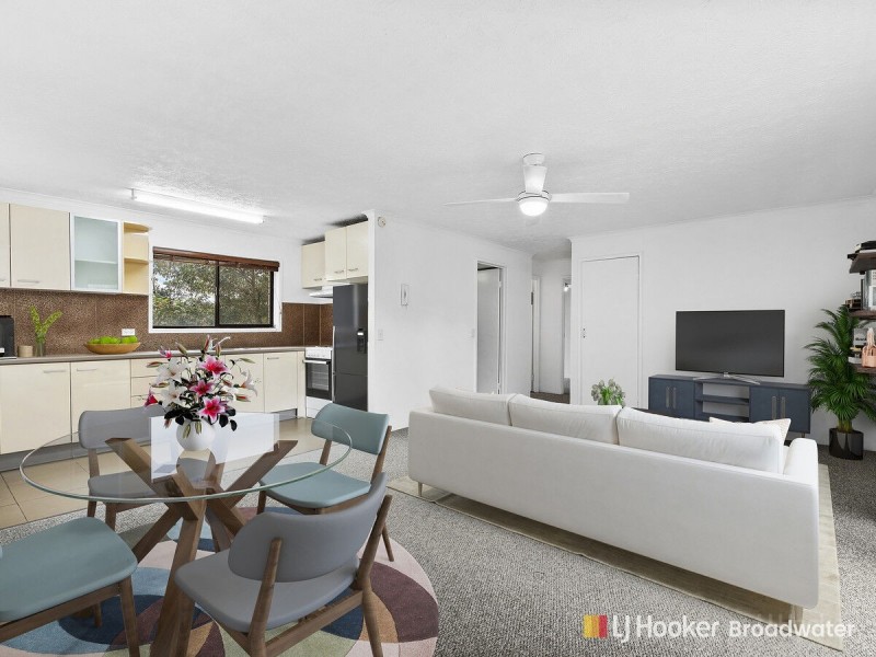 4/8 Baker Avenue, Labrador QLD 4215