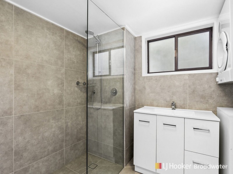 4/8 Baker Avenue, Labrador QLD 4215