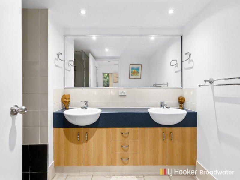1/18 Parker Street, Labrador QLD 4215