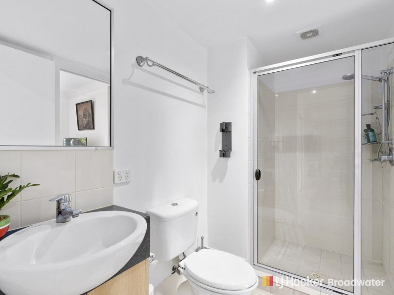 1/18 Parker Street, Labrador QLD 4215