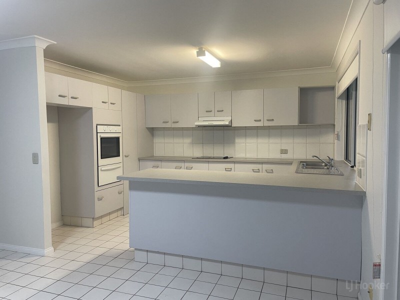 6 Jack Nicklaus Way, Parkwood QLD 4214