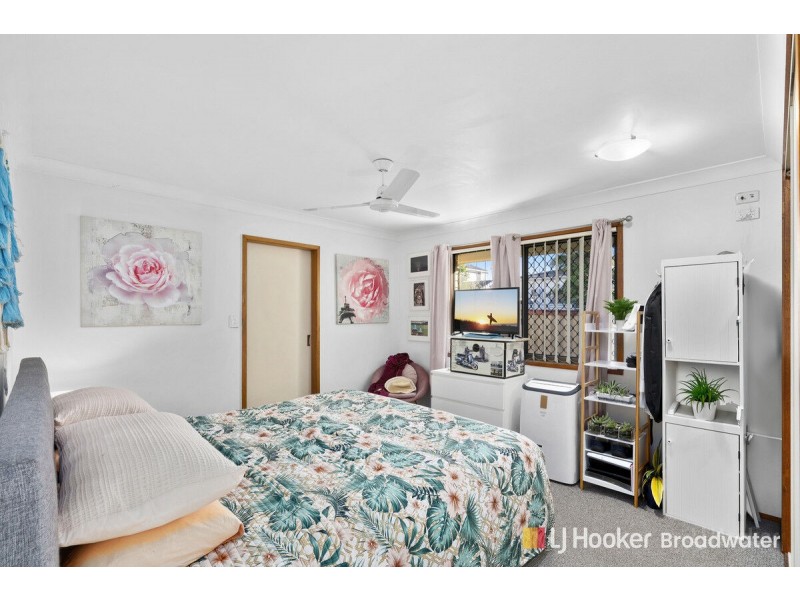 30 Teal Avenue, Paradise Point QLD 4216