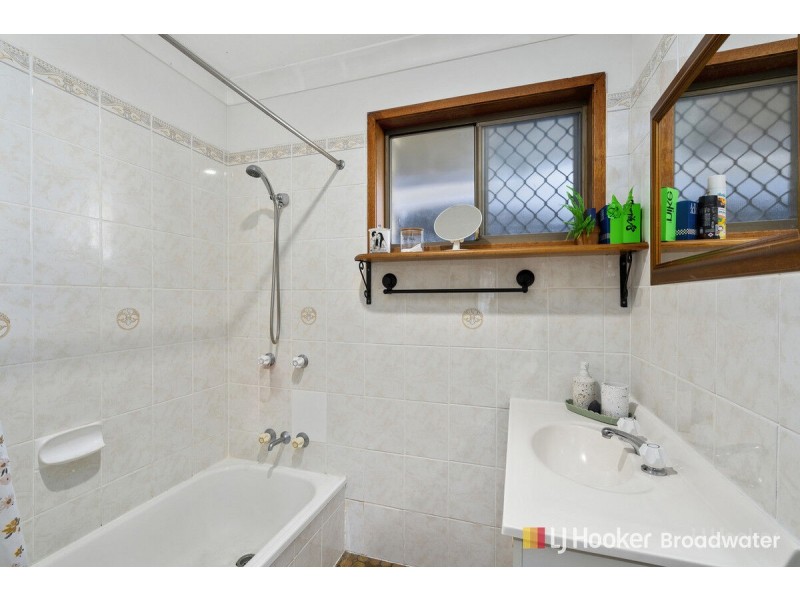 30 Teal Avenue, Paradise Point QLD 4216