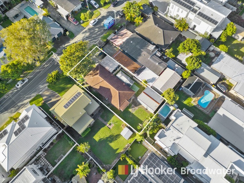 30 Teal Avenue, Paradise Point QLD 4216