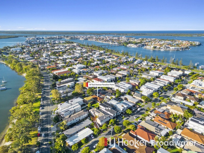 30 Teal Avenue, Paradise Point QLD 4216