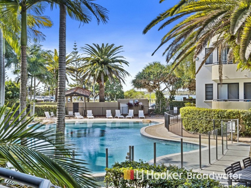 102/392-398 Marine Parade, Labrador QLD 4215