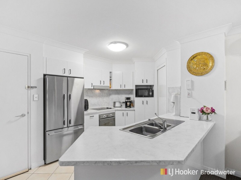 102/392-398 Marine Parade, Labrador QLD 4215