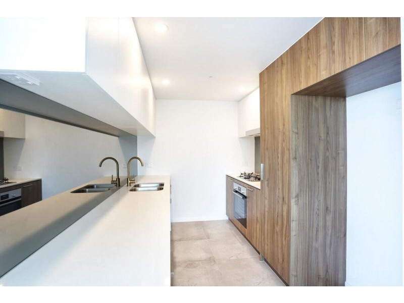 1001/372 Marine Parade, Labrador QLD 4215