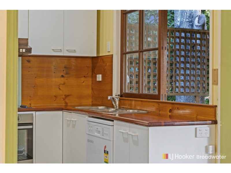 42 Billington Street, Labrador QLD 4215